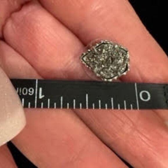 Kendra Scott, stud earrings - Picture 2 of 2